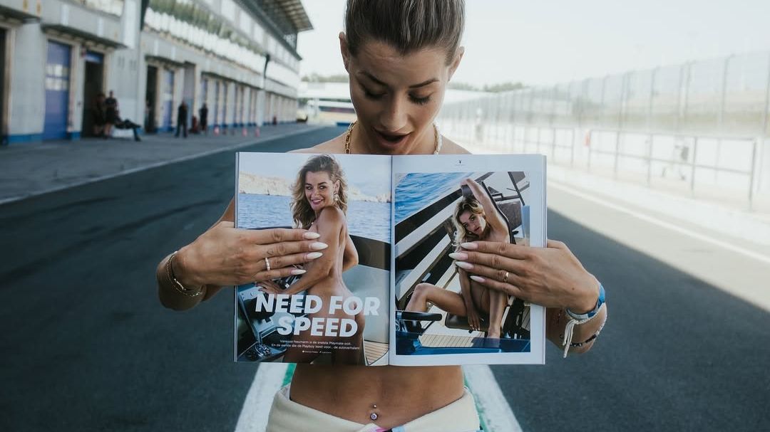 V závodech NASCAR v Mostě bojovala také nahotinka z Playboye. Na závod v Česku asi nebude vzpomínat v dobrém
